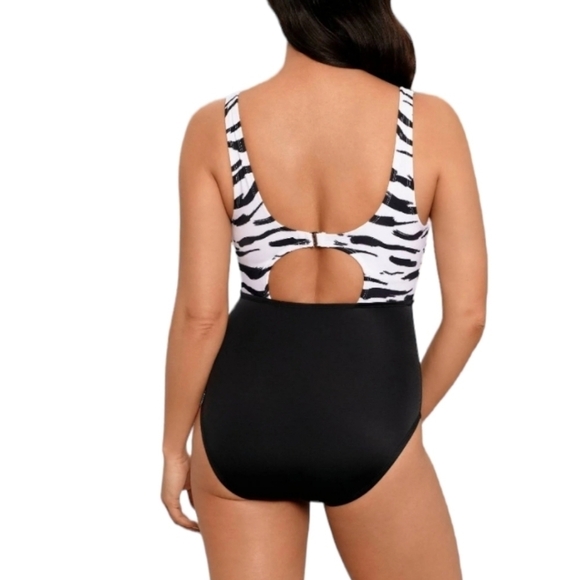 Slimming Control Tie-Front Cut Out One Piece Swimsuit | Beach Betty | Large - Picture 7 of 15